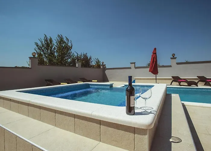 Villa In With Sea *