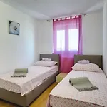 Vila In With Sea