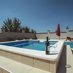 Vila In With Sea *