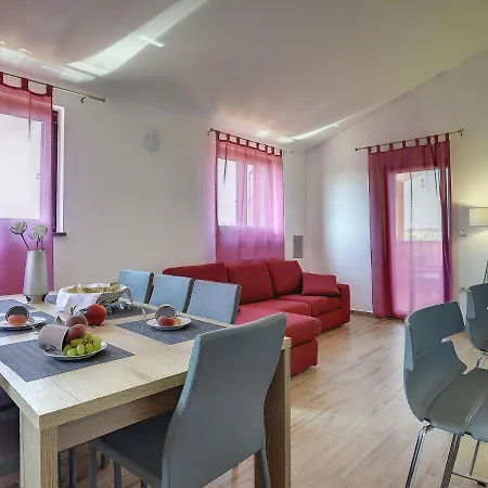Modern In With Private Swimming Pool Villa *