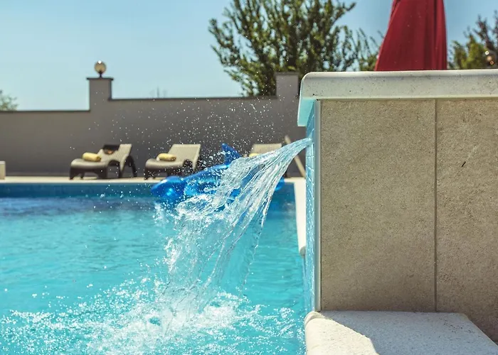 Vila In With Sea Pula